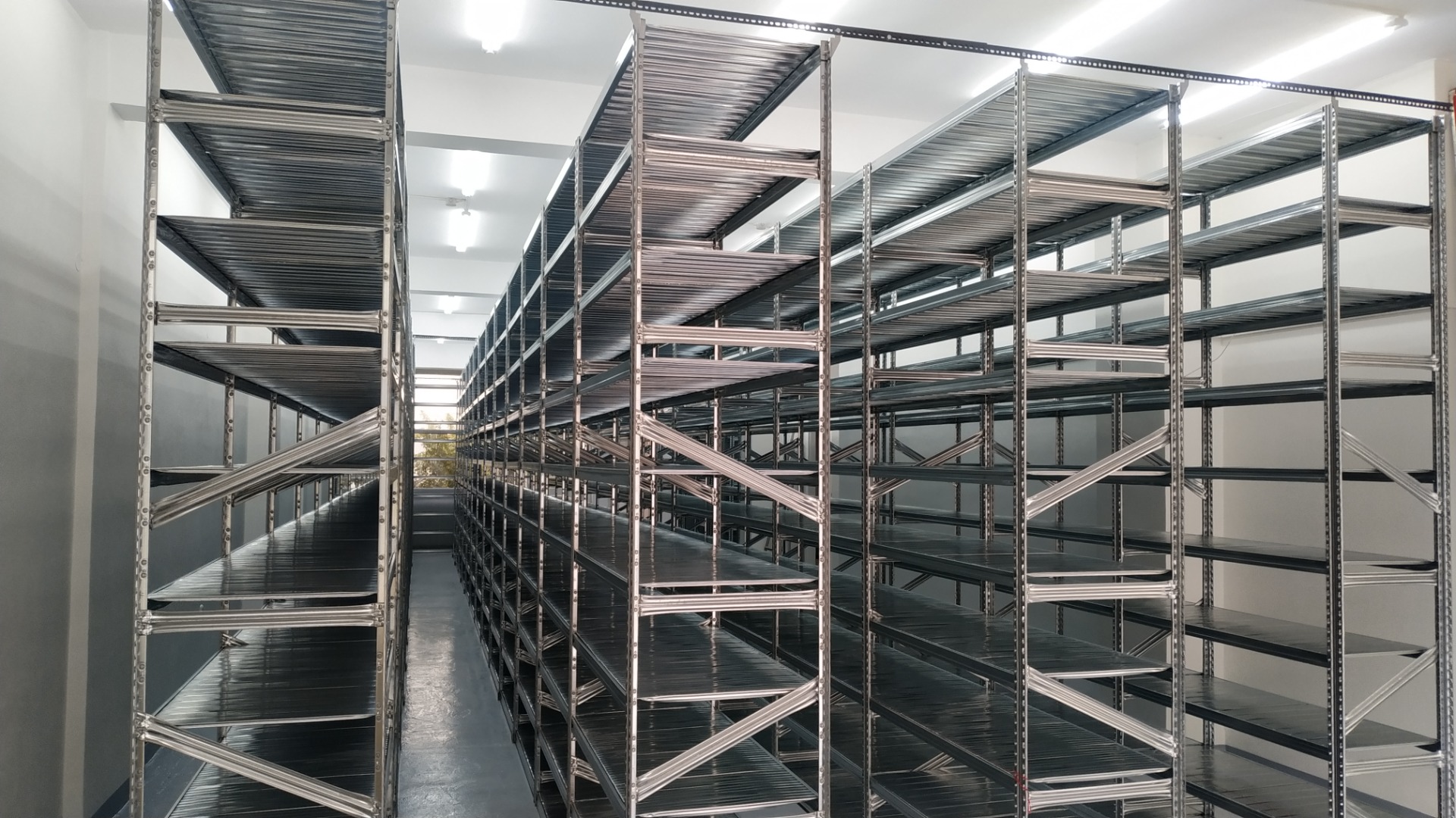 LIGHT & MEDIUM SHELF - PICKING SHELVING SYSTEM - SYSTEM WITHOUT SCREWS